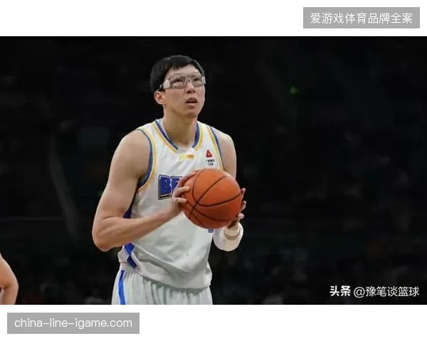 周琦季后赛回归展现内线统治力,北京队凭借其强硬的篮板保护能力闯入四强